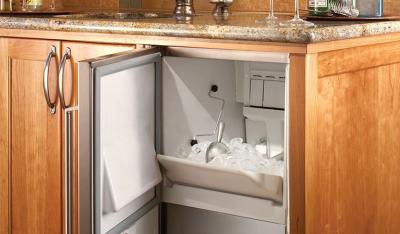 15" Perlick Signature Series Clear Ice Maker - H50IMSR