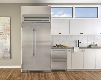 15" True Residential 3.1 Cu. Ft. Stainless Glass Right-Hinge Undercounter Refrigerator - TUR-15-R-SG-C