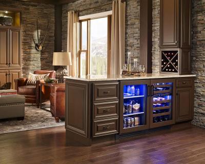 24" True Residential 5.28 Cu. Ft. Overlay Glass Right-Hinge Undercounter Wine Cabinet - TWC-24DZ-R-OG-C