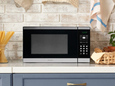 Danby 1.1 Cu. Ft. Microwave with Convenience Cooking Controls in Black Stainless - DBMW1126BBS