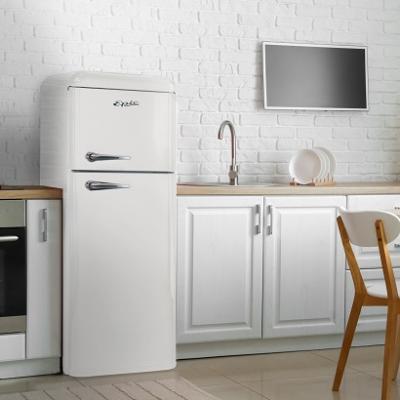 22" Epic 7.5 Cu. Ft. Retro Refrigerator in White - ERR82W-1