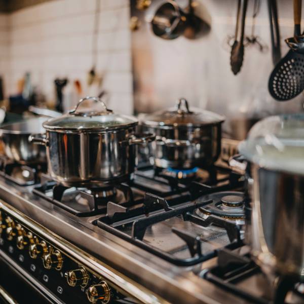 can an induction pot be used on a gas stove